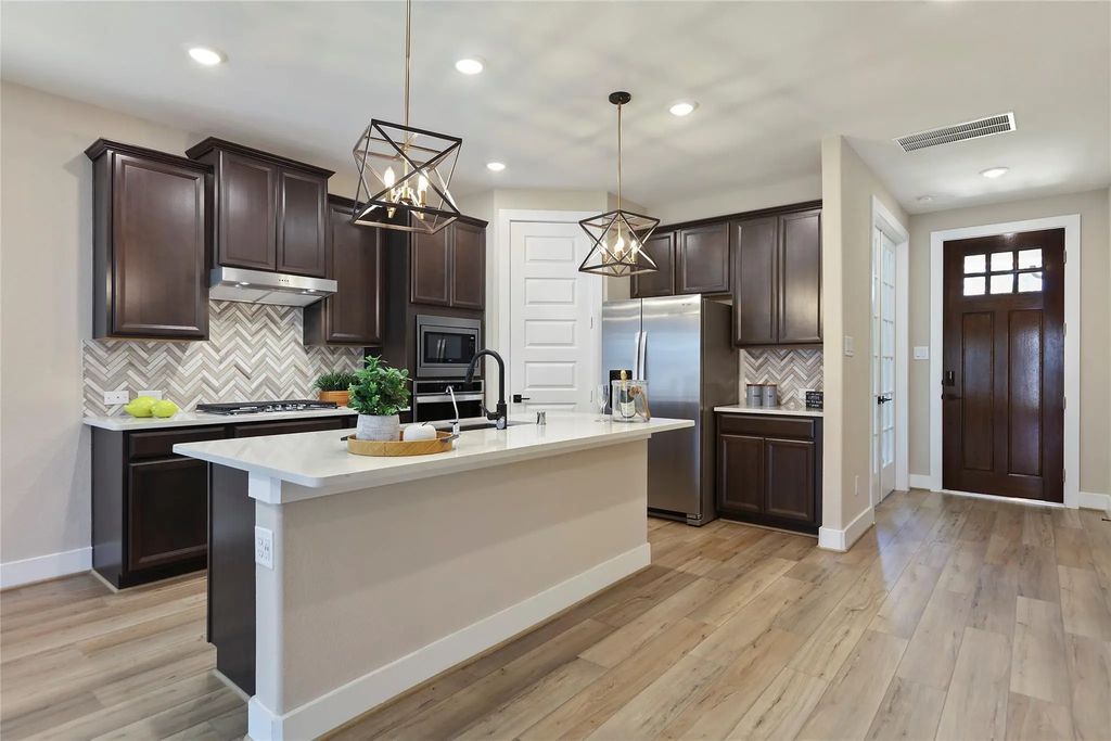 2013 Woodland Pine Court, The Woodlands
