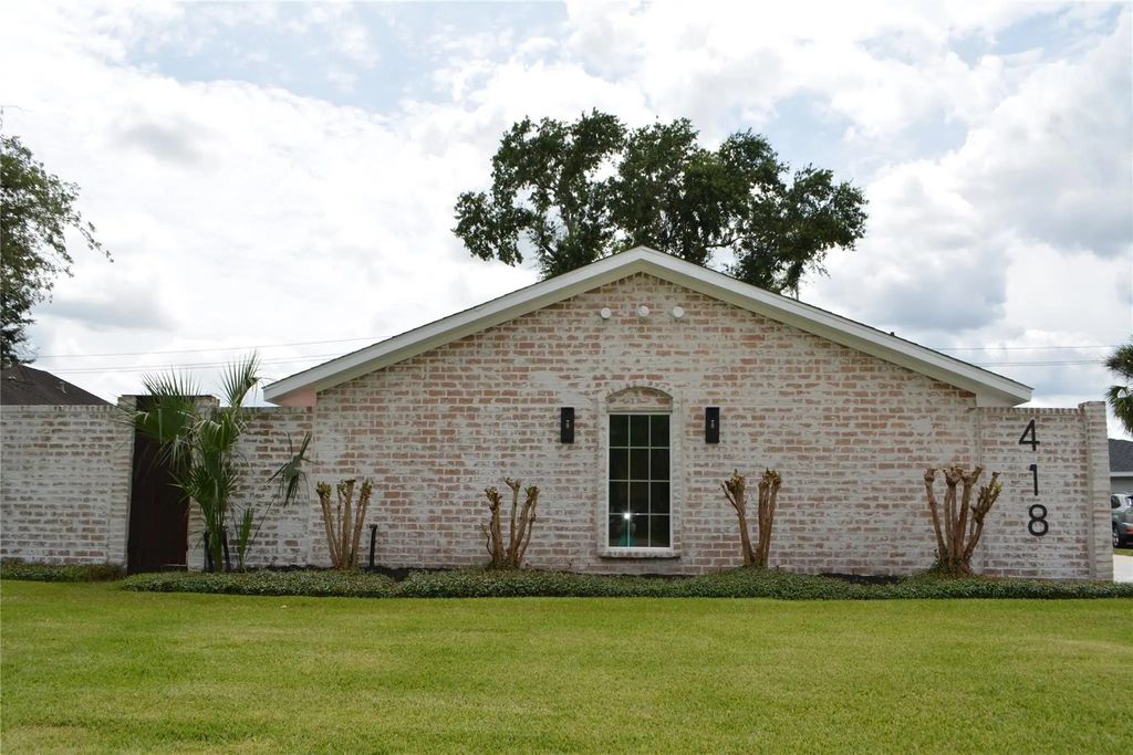 418 Briar Hill Drive, Houston