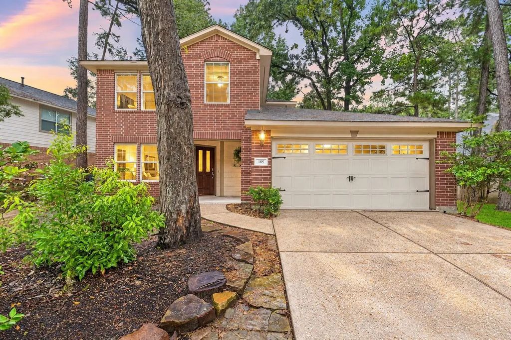 185 W Misty Dawn Drive, The Woodlands