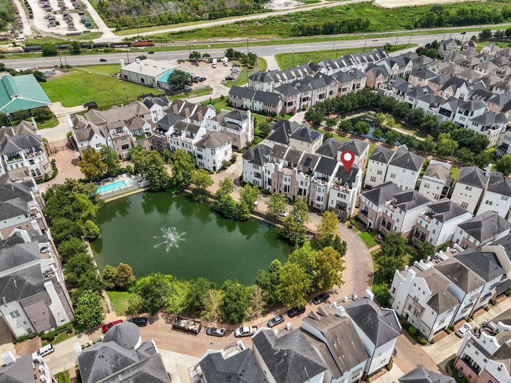 2032 Fannin Station S, Houston