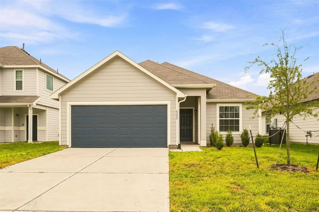 5323 Brooklyn Rose Drive, Rosharon