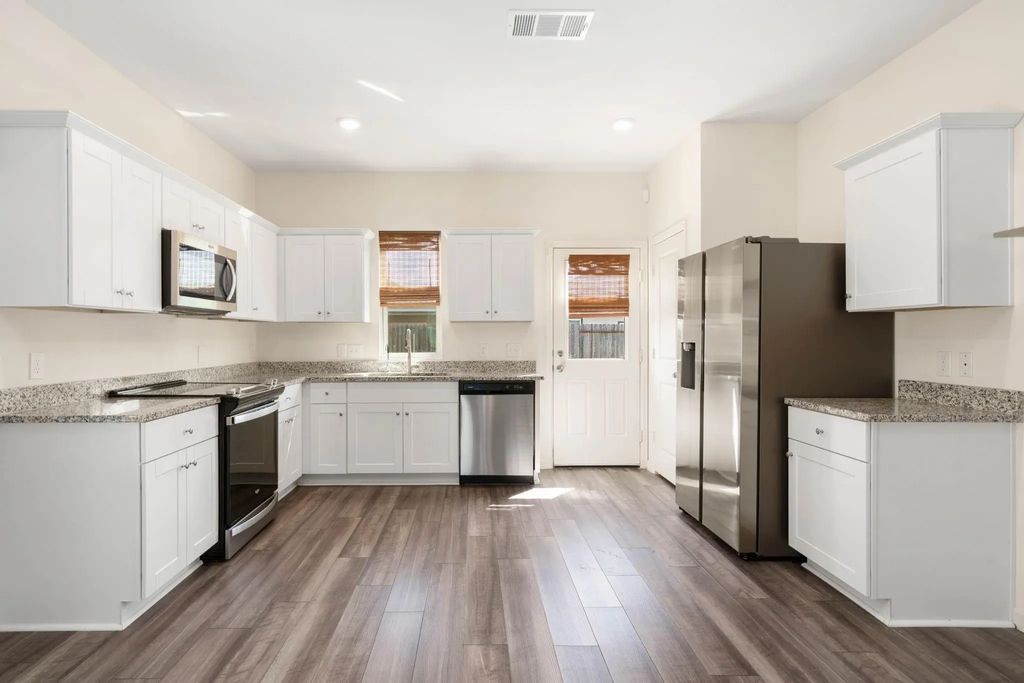 1073 Water Oak Lane, Brookshire