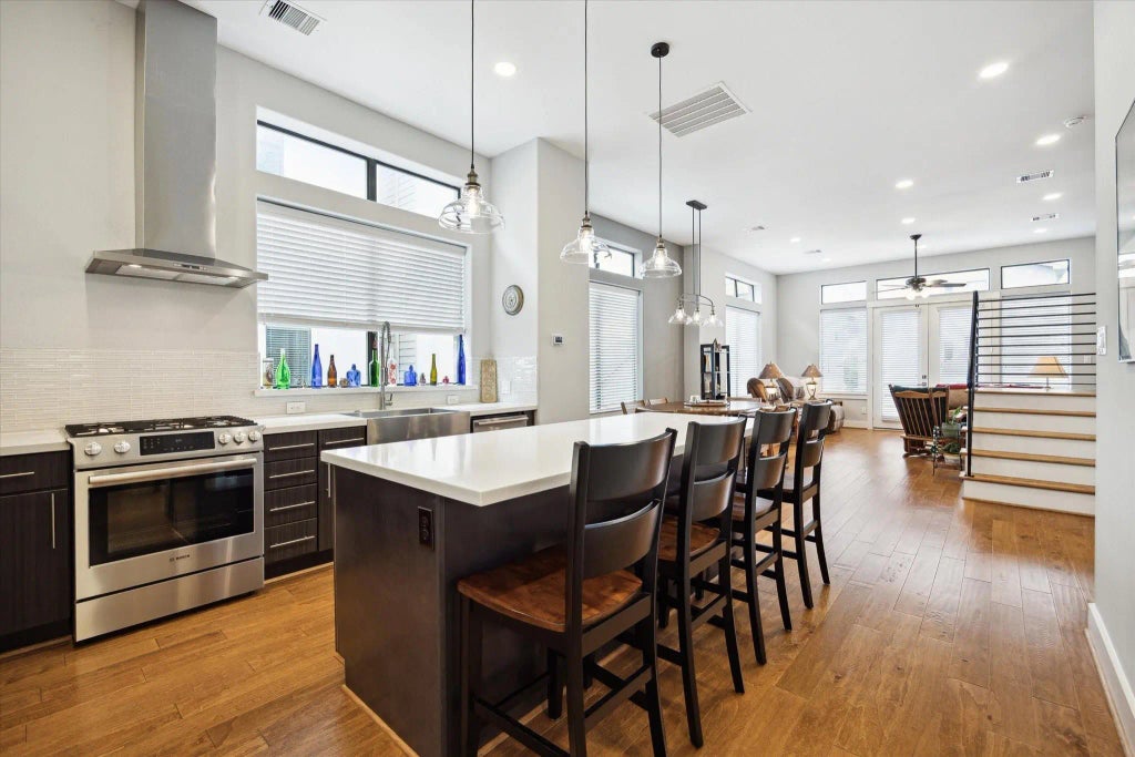 4618 La Branch Street, Houston