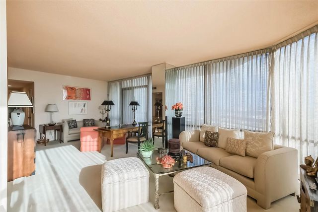 14 Greenway Plaza 21p, Houston