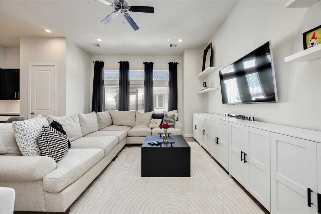 108 Knightsbridge Park Lane, Houston