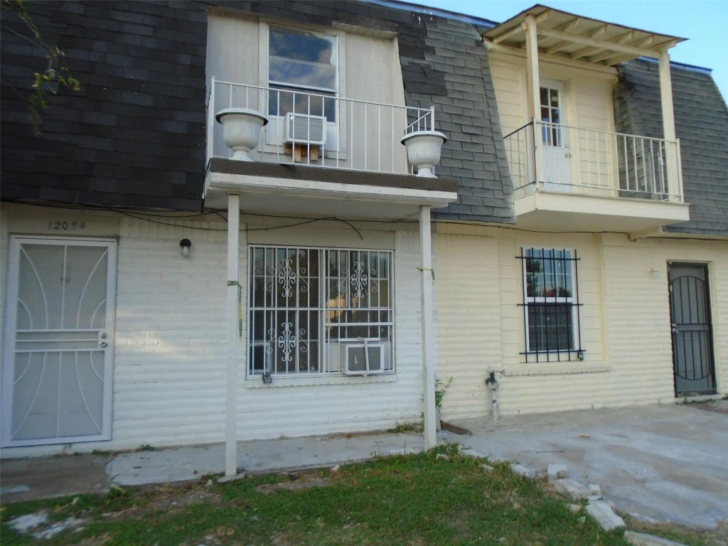 12054 Beechnut Street, Houston