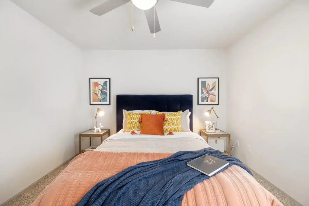 11715 S Glen Drive 1425-1, Houston