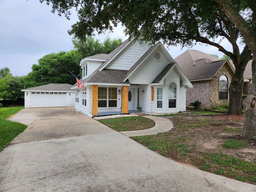 6922 Gentle Breeze Drive, Willis
