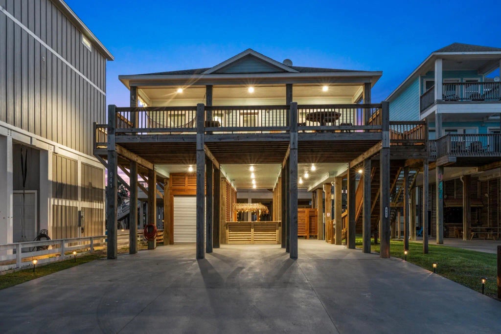 941 S Gateway, Crystal Beach