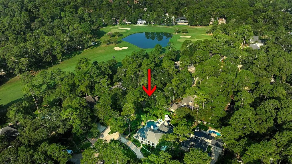 2818 S Logrun Circle, The Woodlands