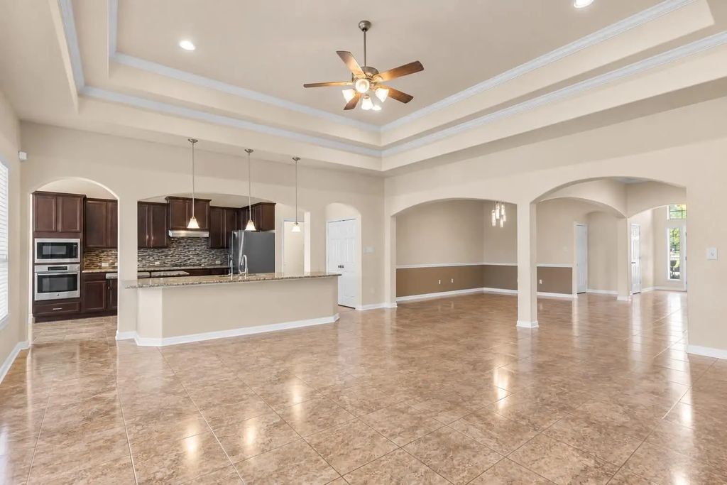 4329 S Meridian Greens Drive, Dickinson