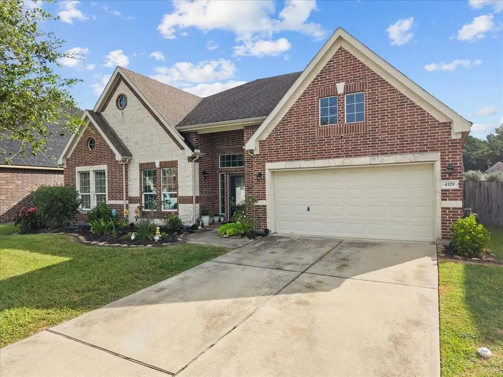 4329 S Meridian Greens Drive, Dickinson