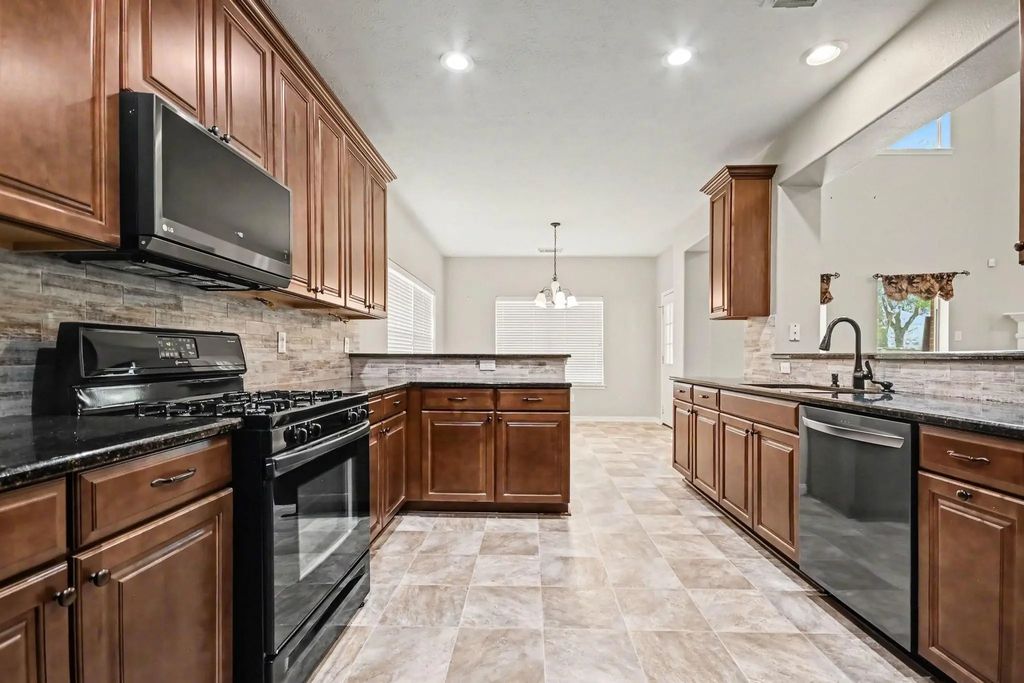 917 Almond Pointe, League City