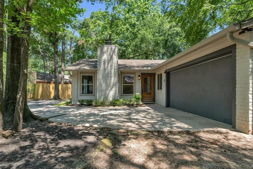 25 Hornbill Court, Spring
