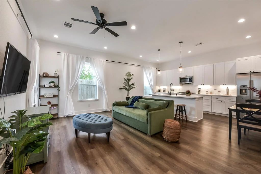 1228 Mcneil Street, Houston