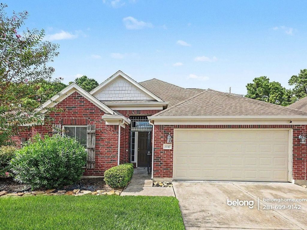 1330 Yucca Mountain Dr, Houston