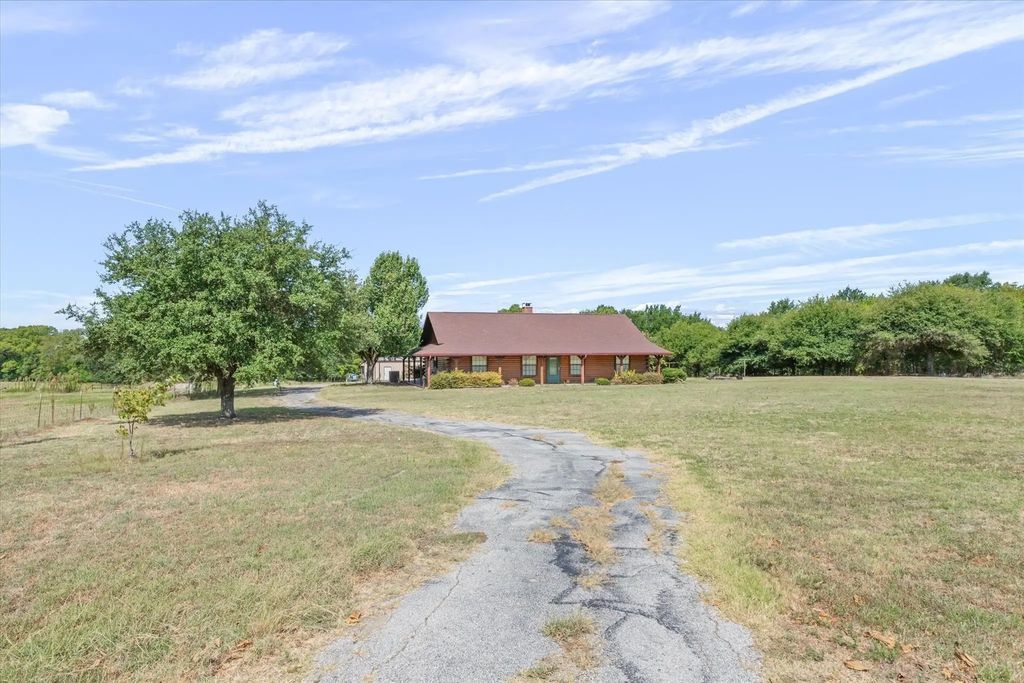 9150 State Highway 198, Canton