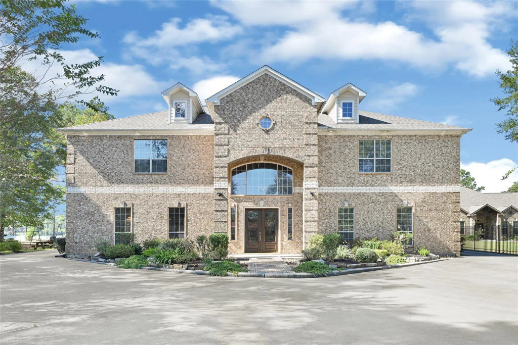 19363 Desna Drive, Porter