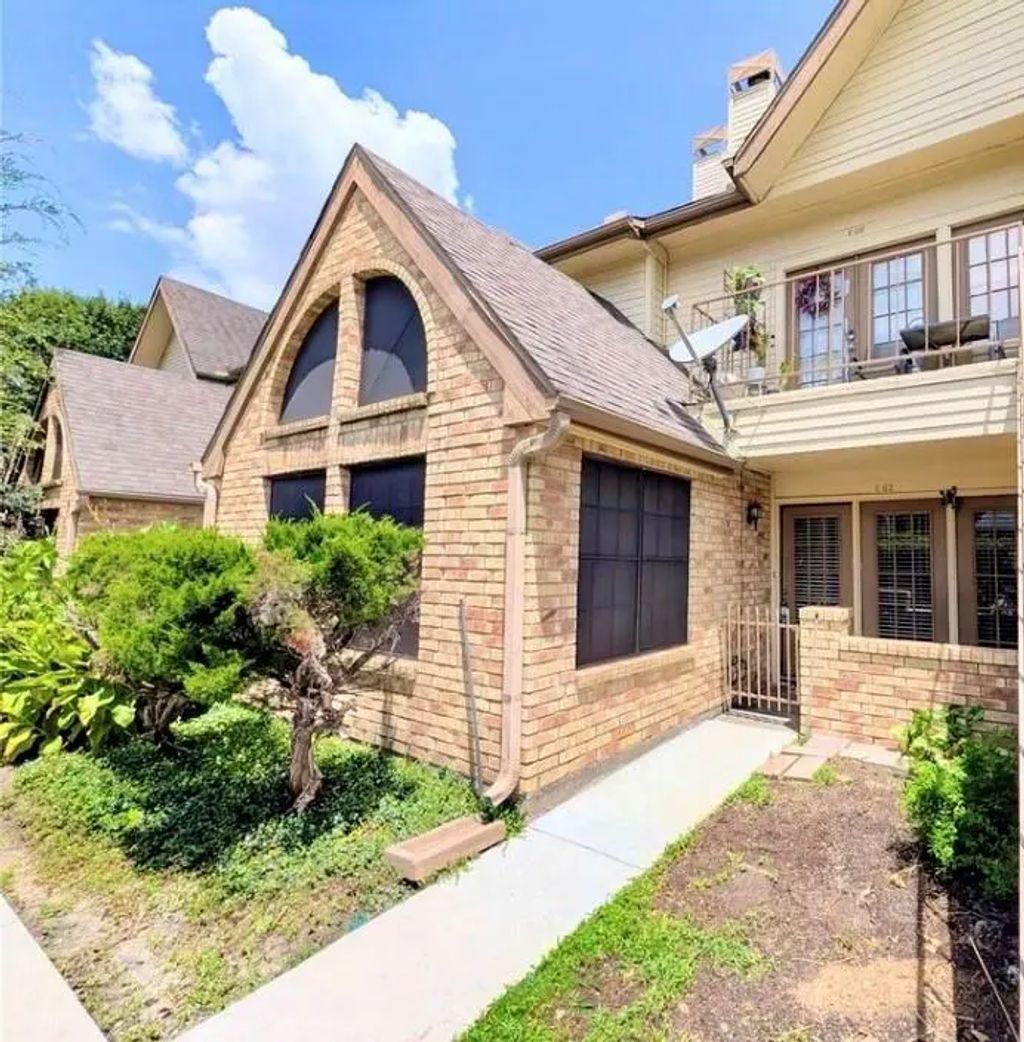 2425 Holly Hall Street 62, Houston