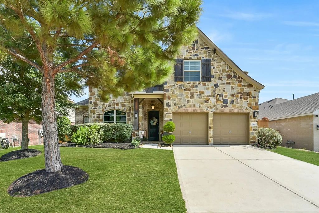 800 Yellow Birch Lane, Conroe