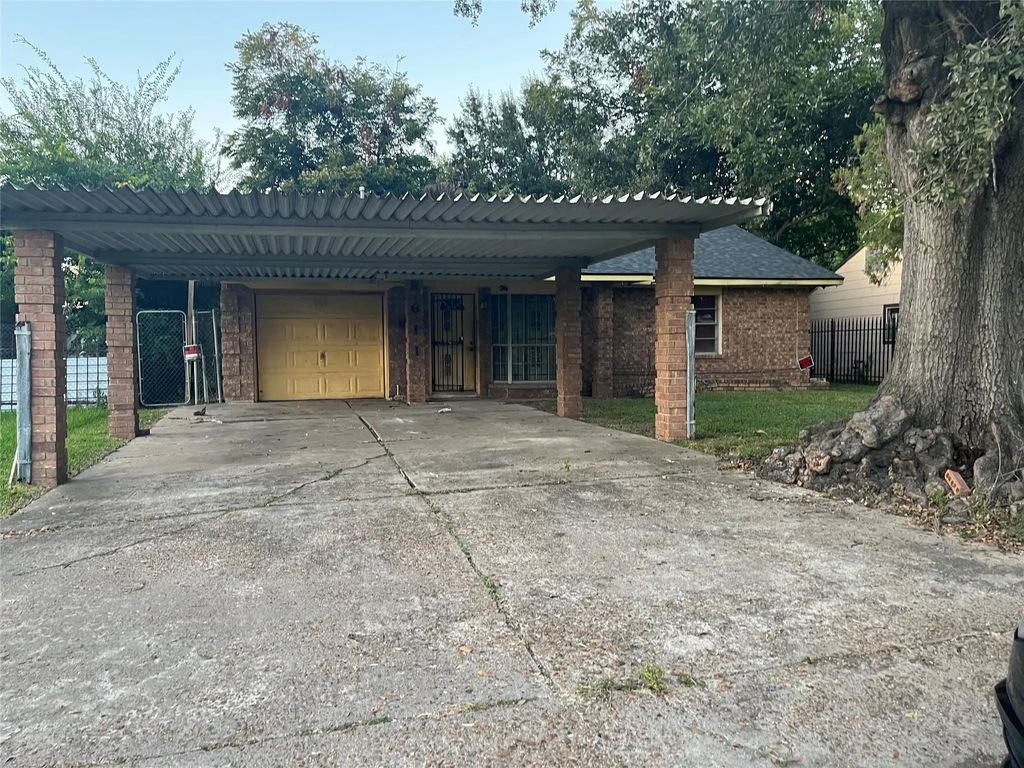 8611 Cowart Street, Houston