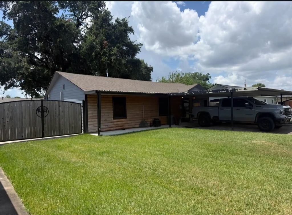 2314 Estate Drive, Deer Park