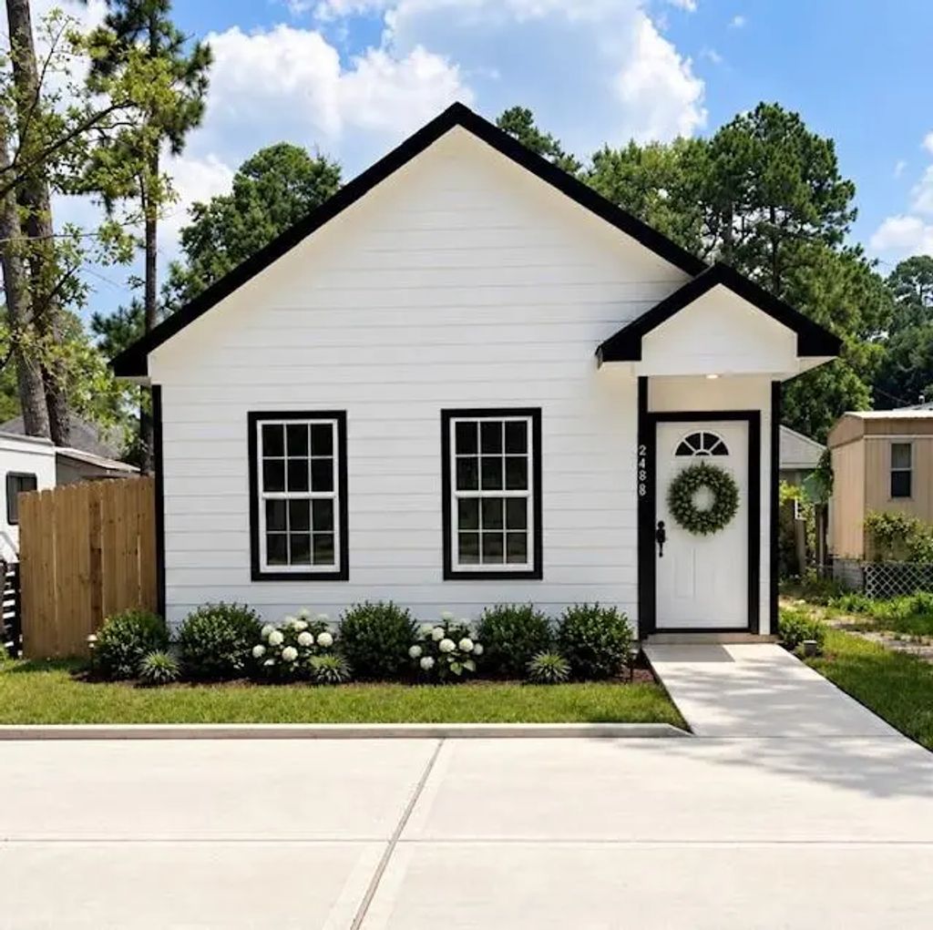 9496 Walkwood Street, Willis