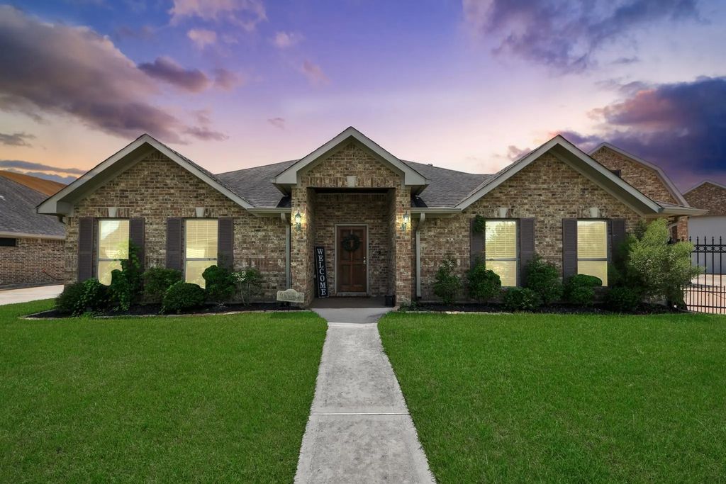 6702 Falcon Ridge, Manvel