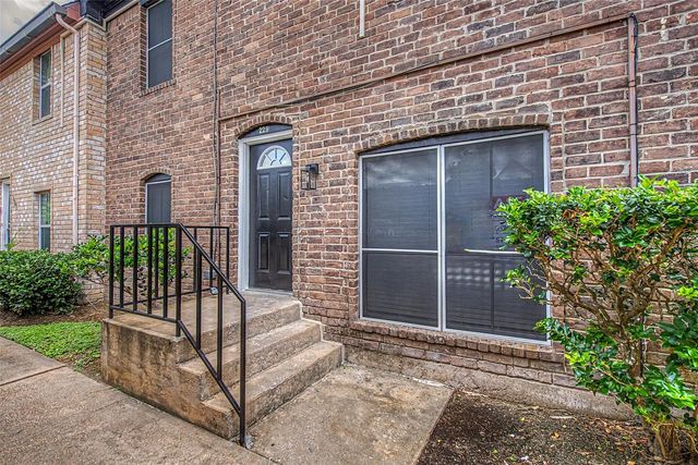 830 Threadneedle Street 228, Houston