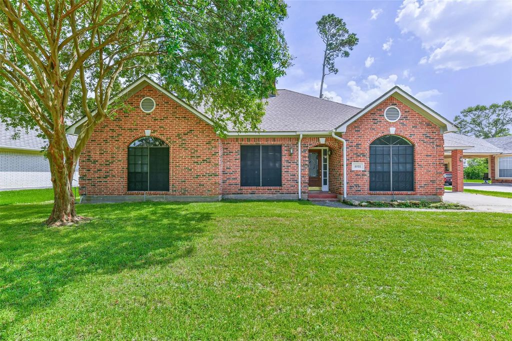 8022 17th Green Drive, Humble