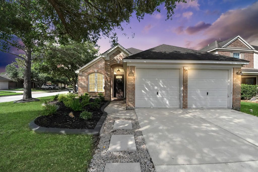 9210 Sunlit Park Drive, Humble