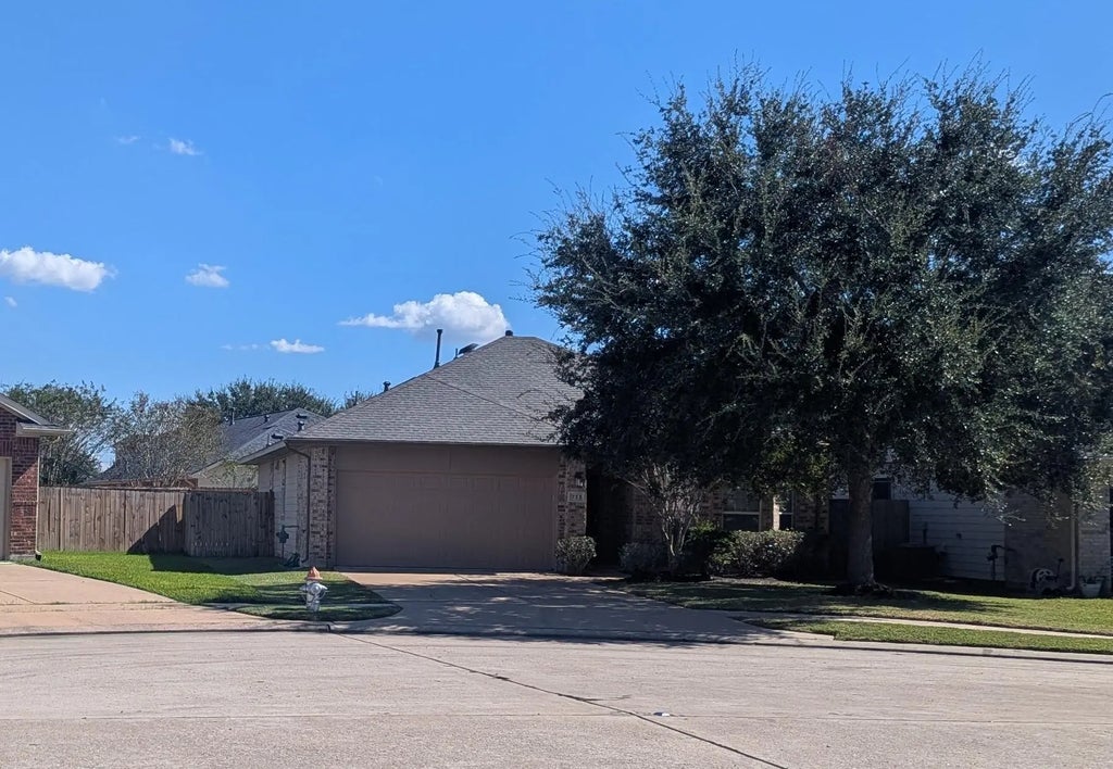 711 Rock Creek Court, Rosenberg