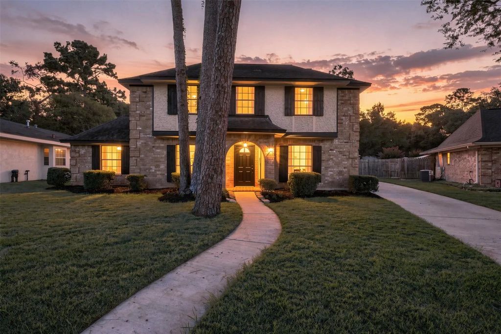 8119 Pine Green Lane, Humble