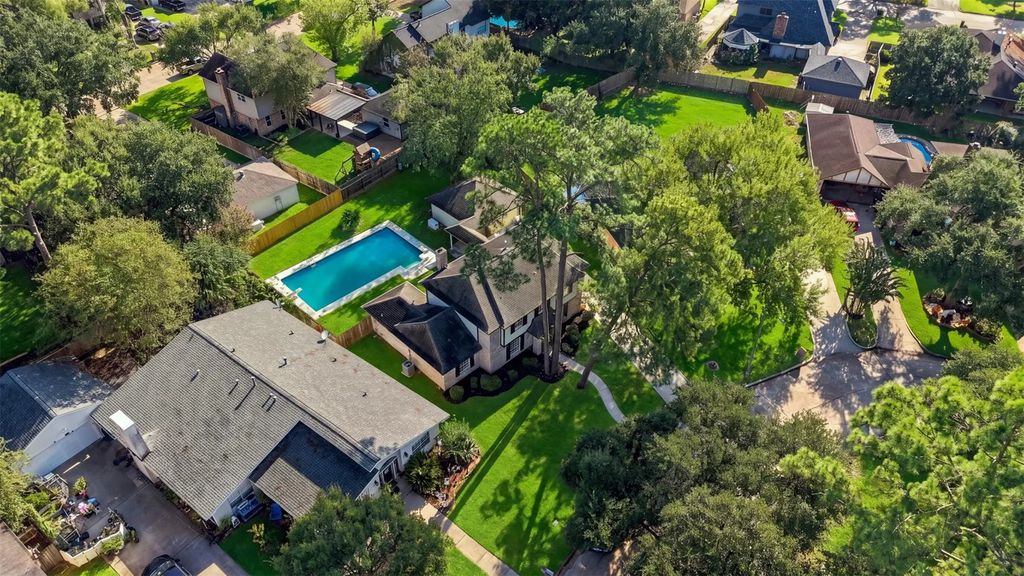 8119 Pine Green Lane, Humble