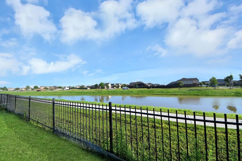 25118 Squire Knoll Street, Katy