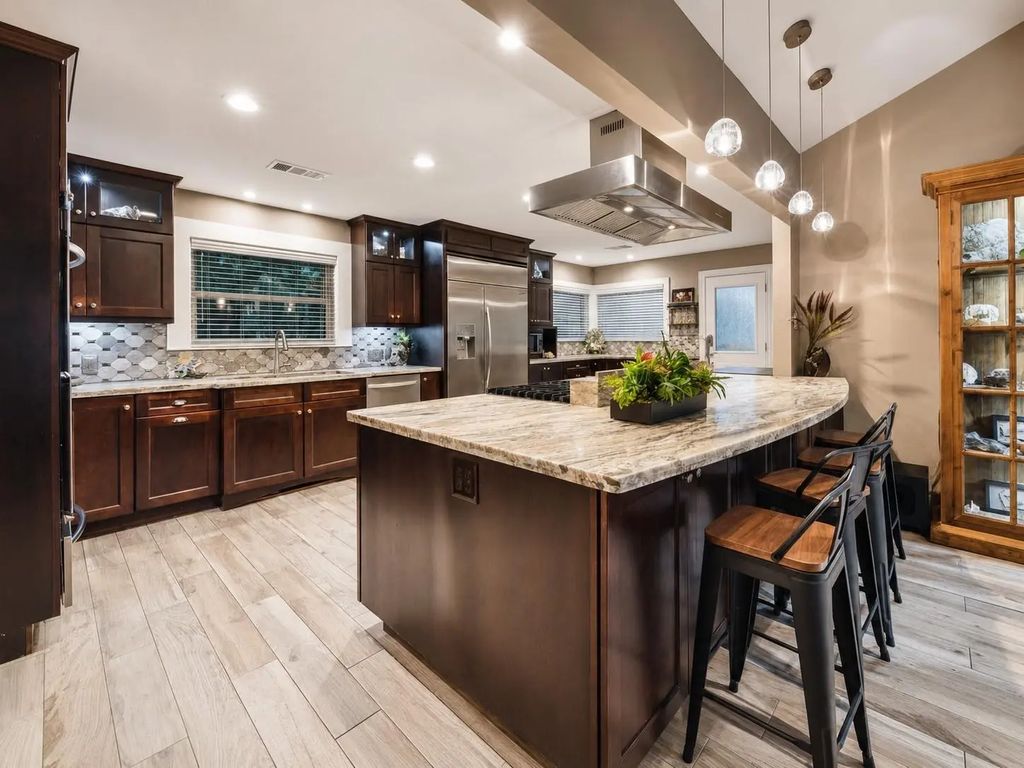 5 Tree Frog Drive, Houston