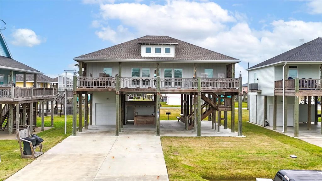 972 Bahama Drive, Crystal Beach