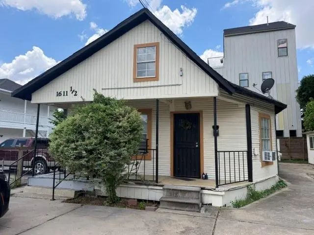 1611 Common Street, Houston