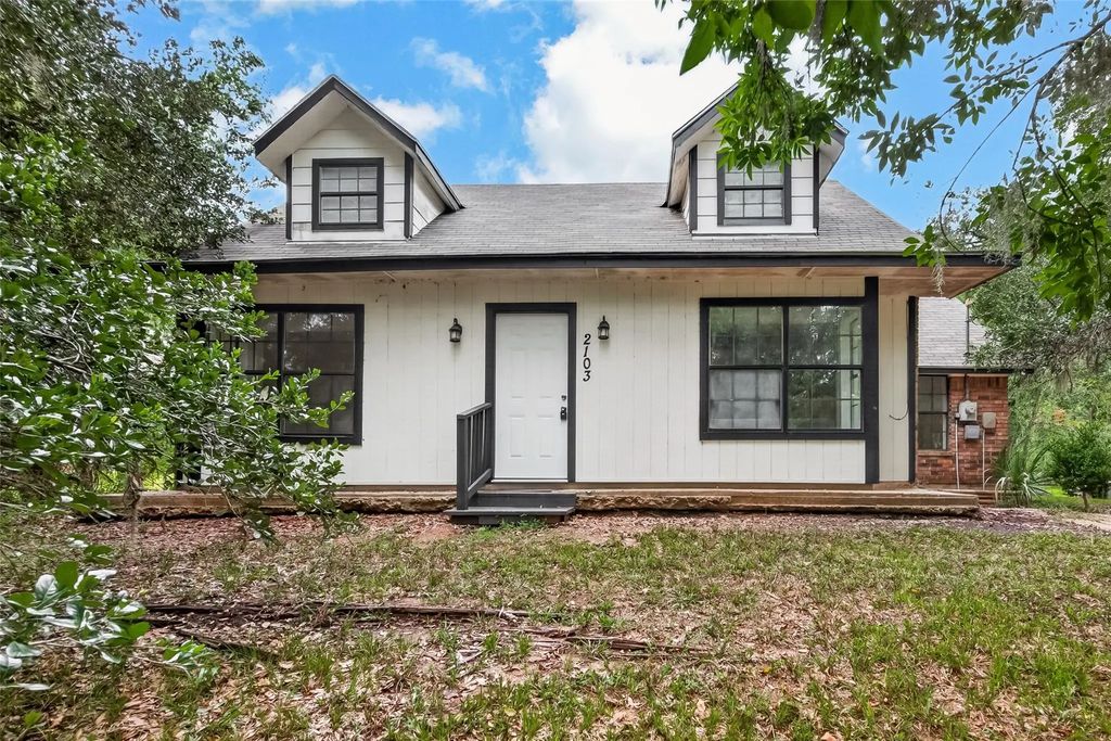 2103 Bayou Drive, Lake Jackson