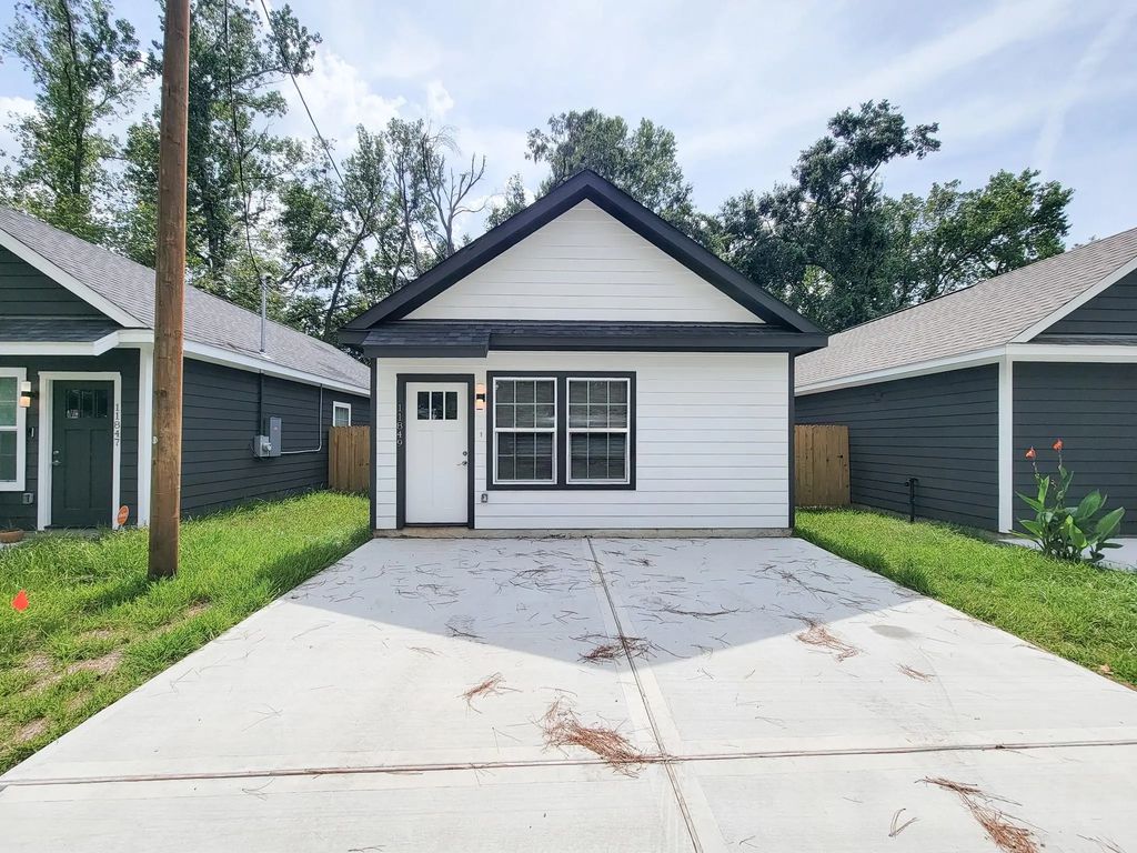 11851 Nelwood Street, Willis