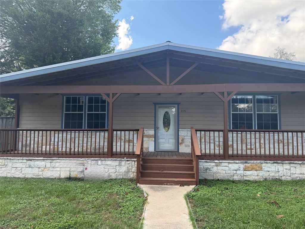 206 Grayson Street, Teague