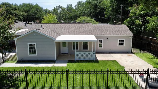 5701 Luna Street, Houston