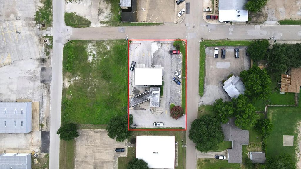 207 E Cottonwood Street, Madisonville