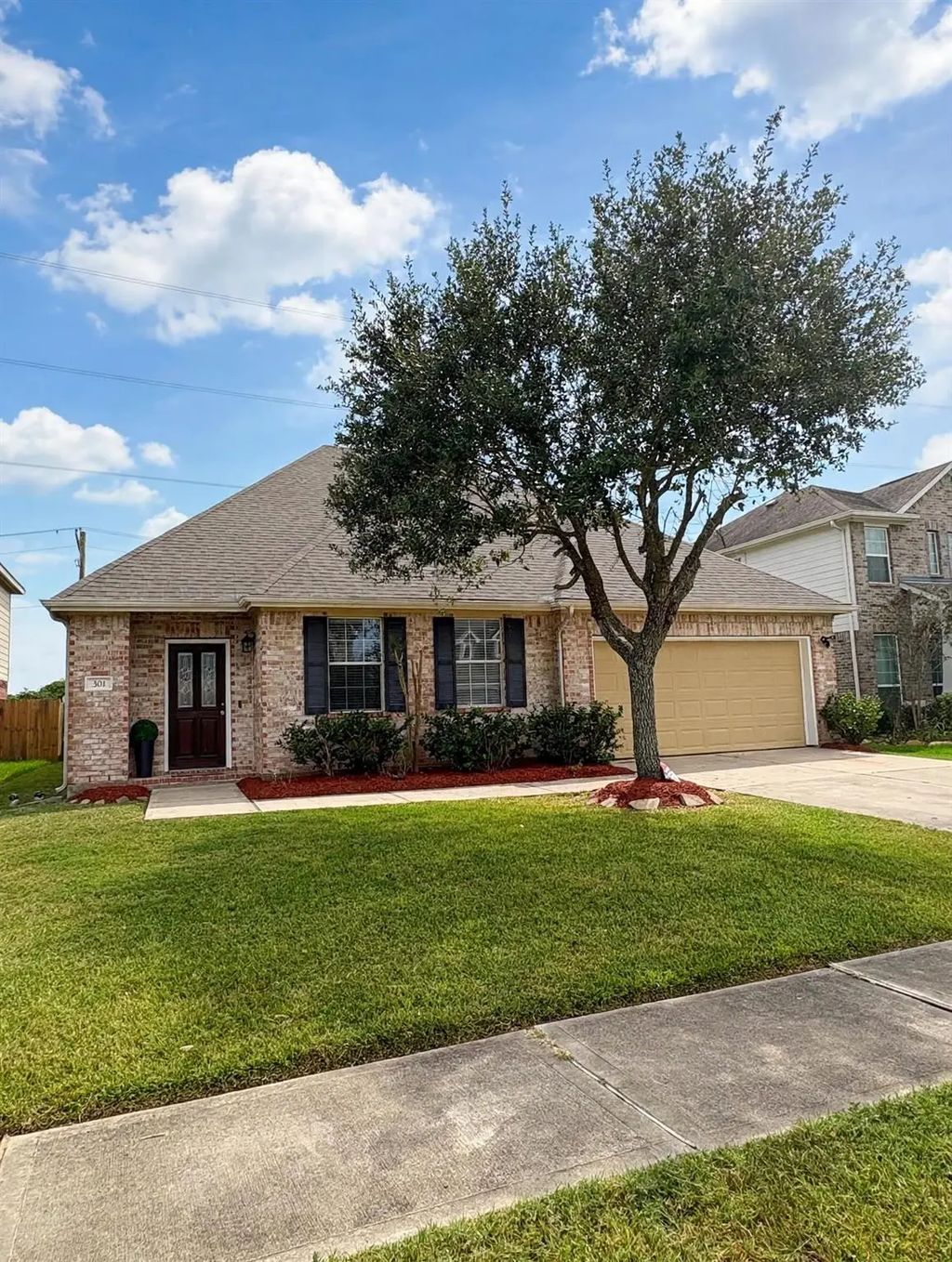303 Lake Line Drive, Alvin