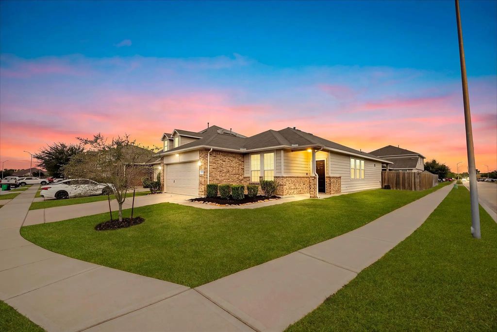 2439 Fort Baldy Trail, Humble