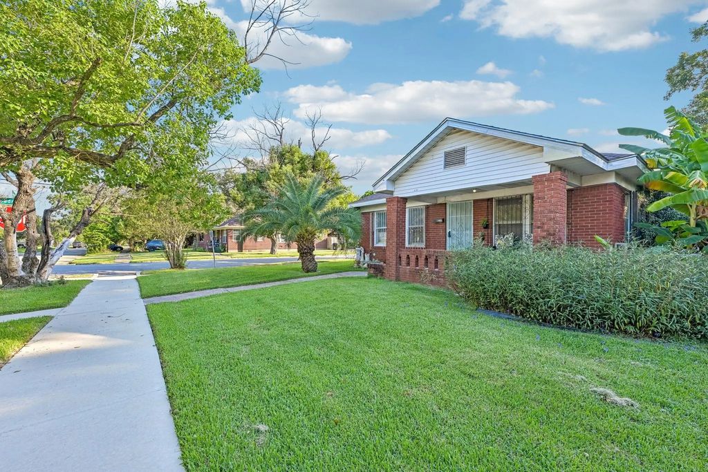1466 Lawson Street, Houston
