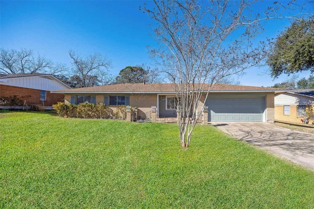 1404 Woodson Lane, Brenham