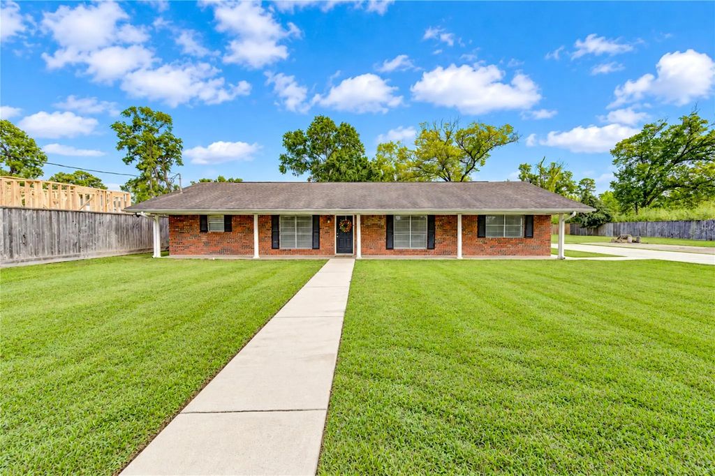 2422 De Soto Street, Houston