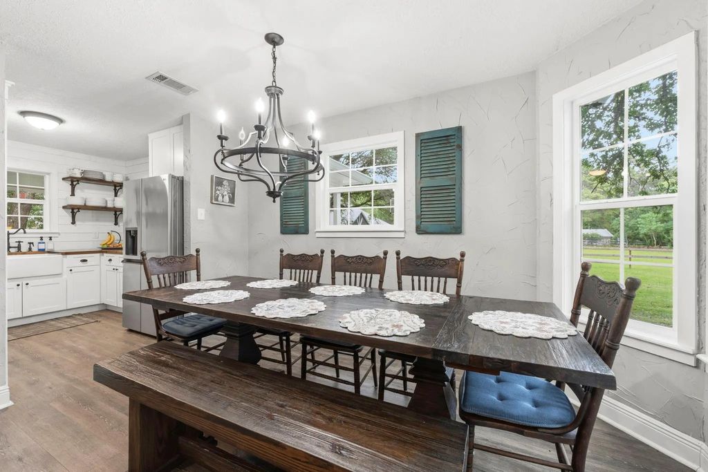 26203 Penguin Street, Magnolia