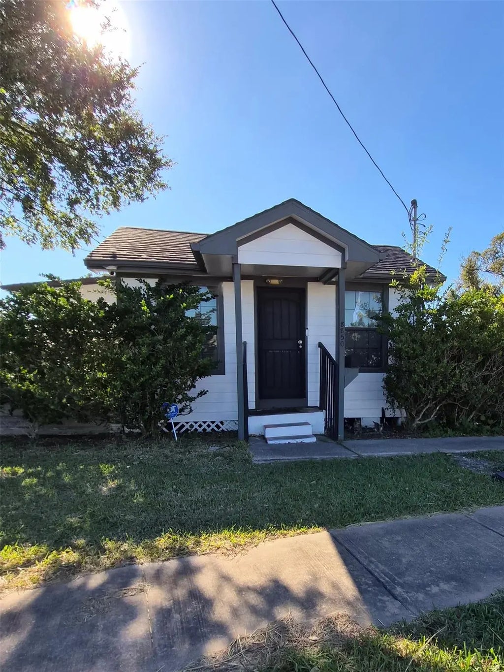 8850 Howard Drive, Houston